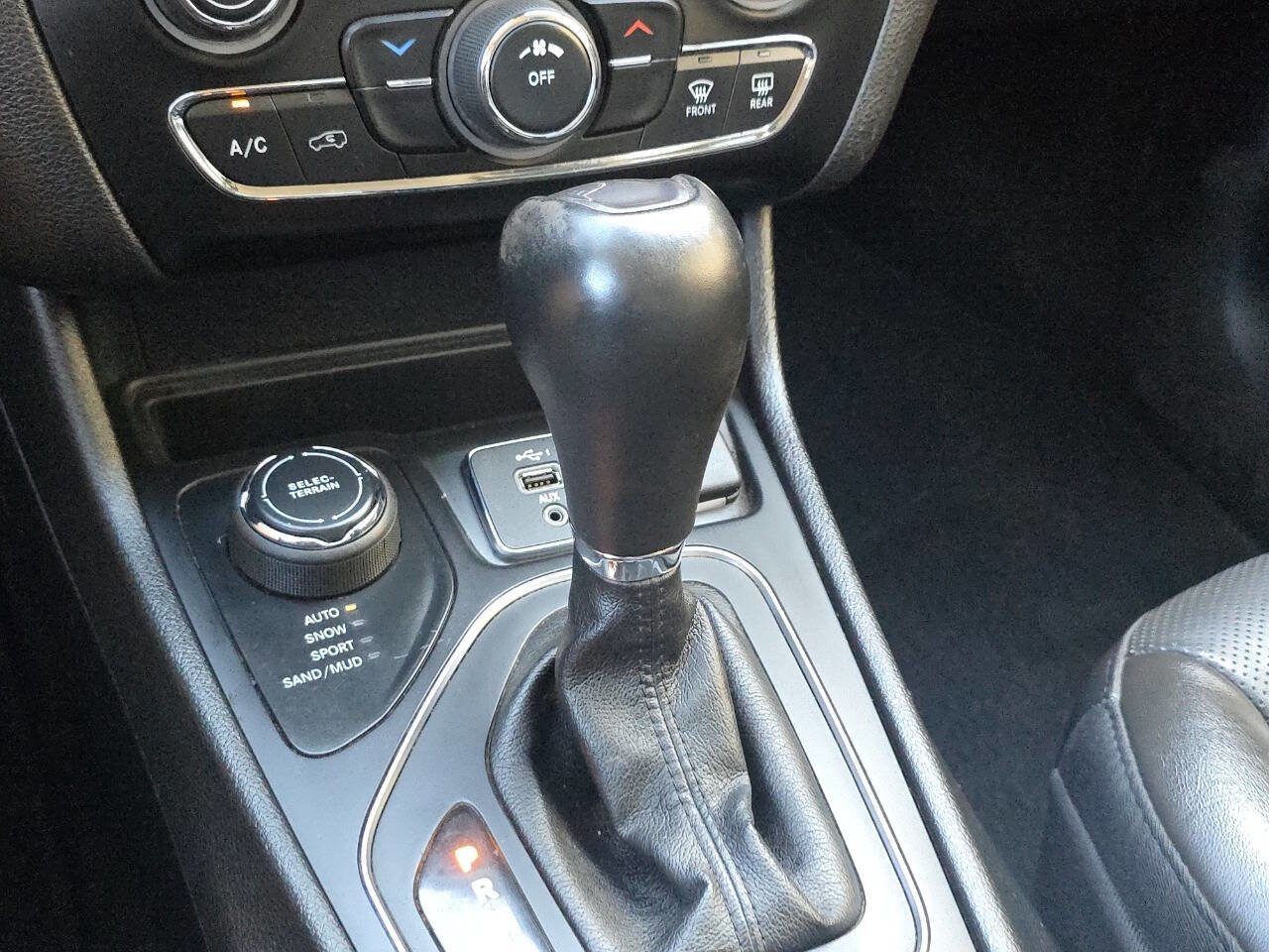 Used 2021 Jeep Cherokee Latitude Lux image 29