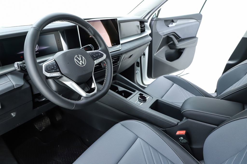 New 2026 Volkswagen Tiguan SE image 19