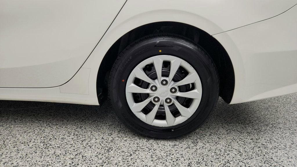 Used 2023 Kia Forte LX image 9