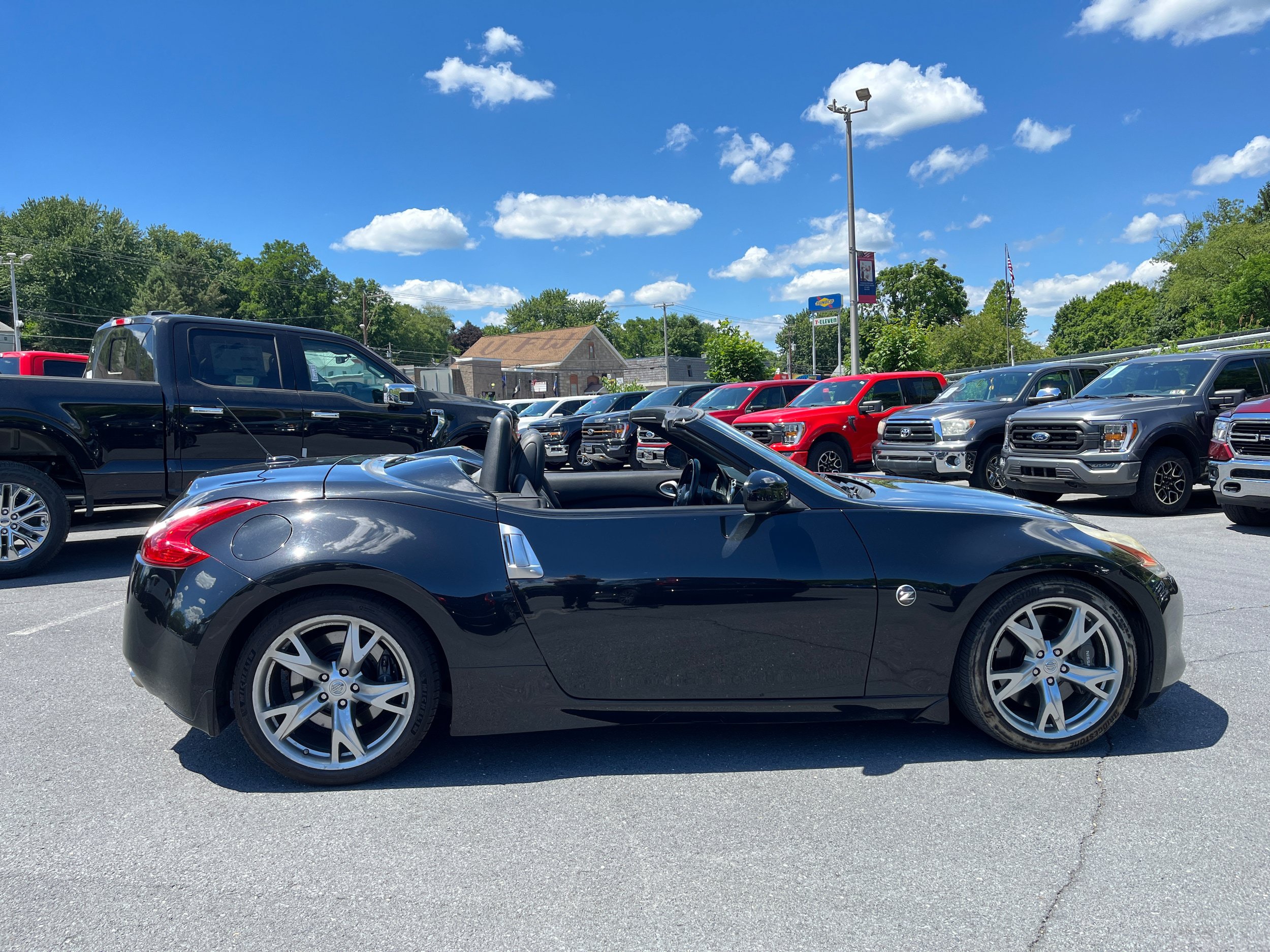 Used 2012 Nissan 370Z Touring w/ Sport Pkg RWD image 5