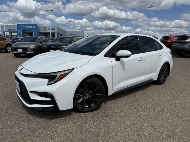 Used 2024 Toyota Corolla SE FWD image 2