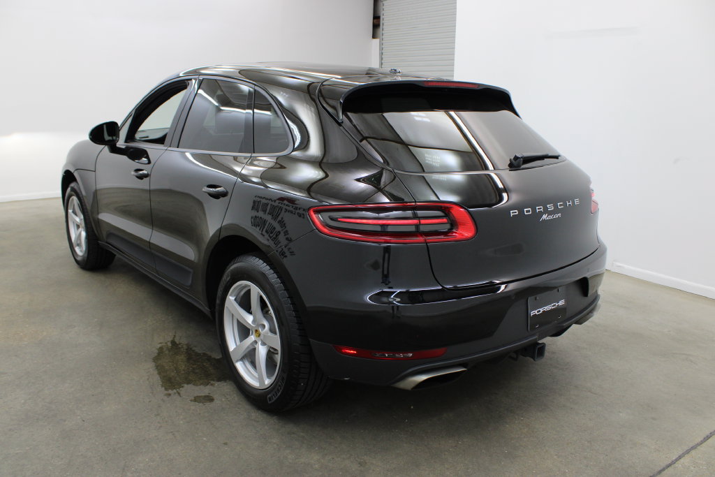 Used 2018 Porsche Macan AWD/4WD image 3