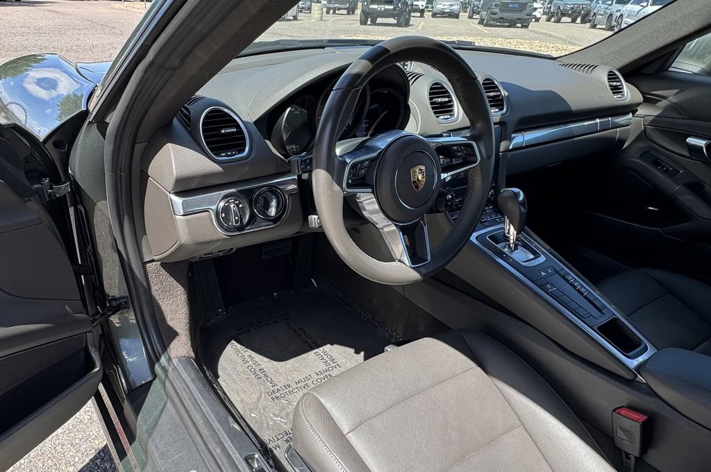 Used 2022 Porsche 718 Cayman w/ Premium Package RWD image 21