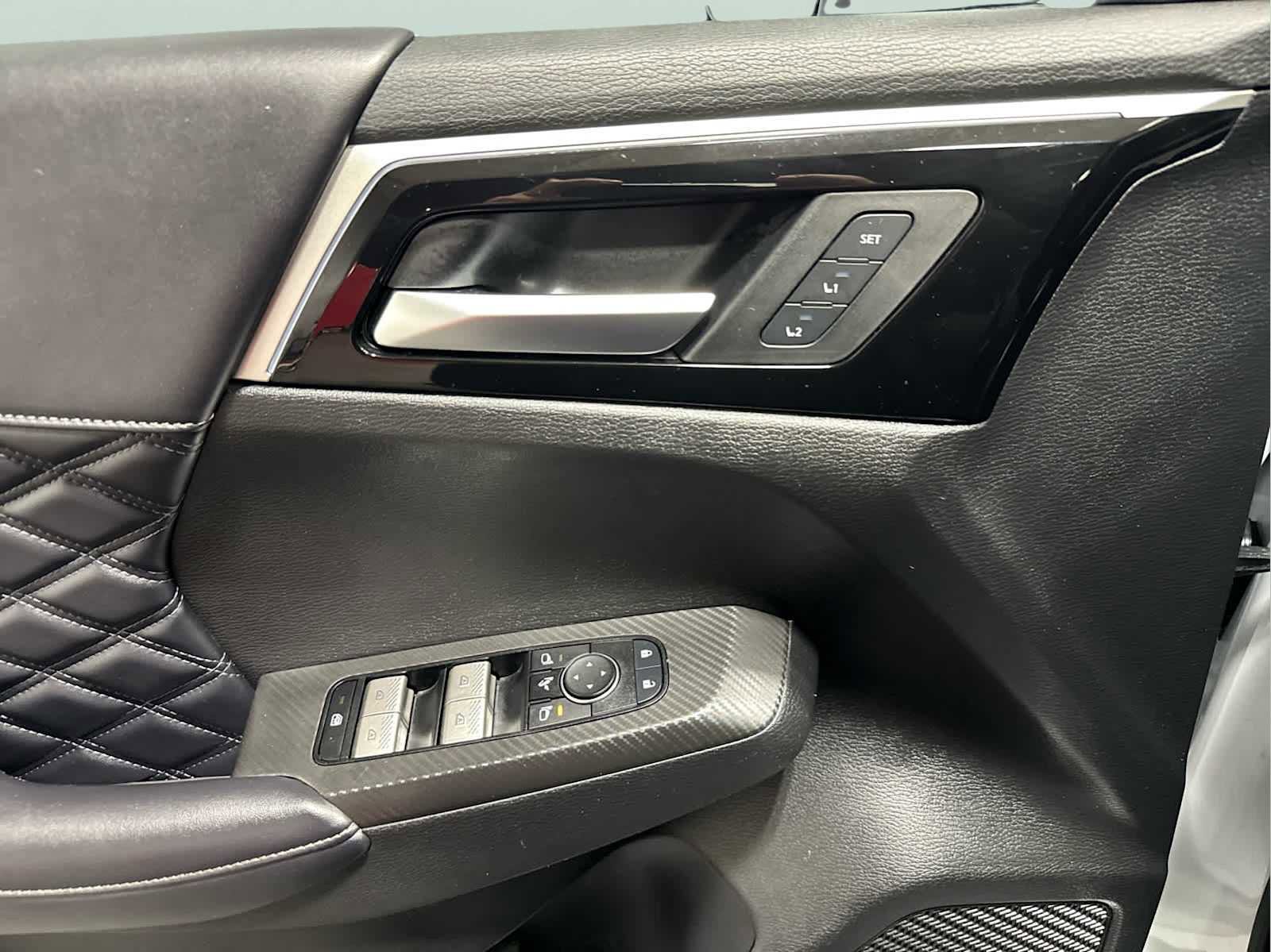 Used 2024 Mitsubishi Outlander SEL image 10