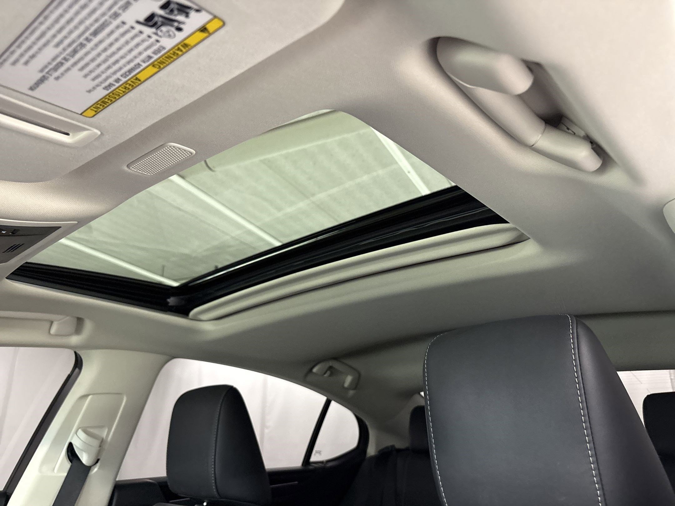 Used 2025 Lexus ES 300h w/ Luxury Package FWD image 16