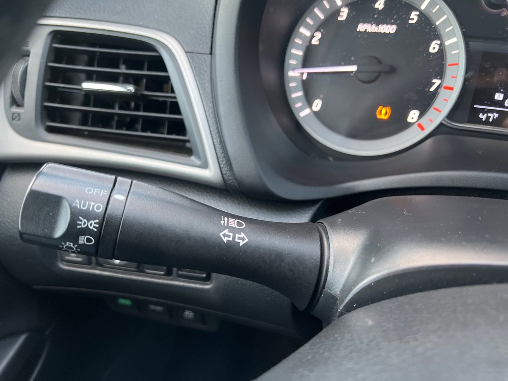 Used 2015 Nissan Sentra SV w/ Style Package FWD image 18