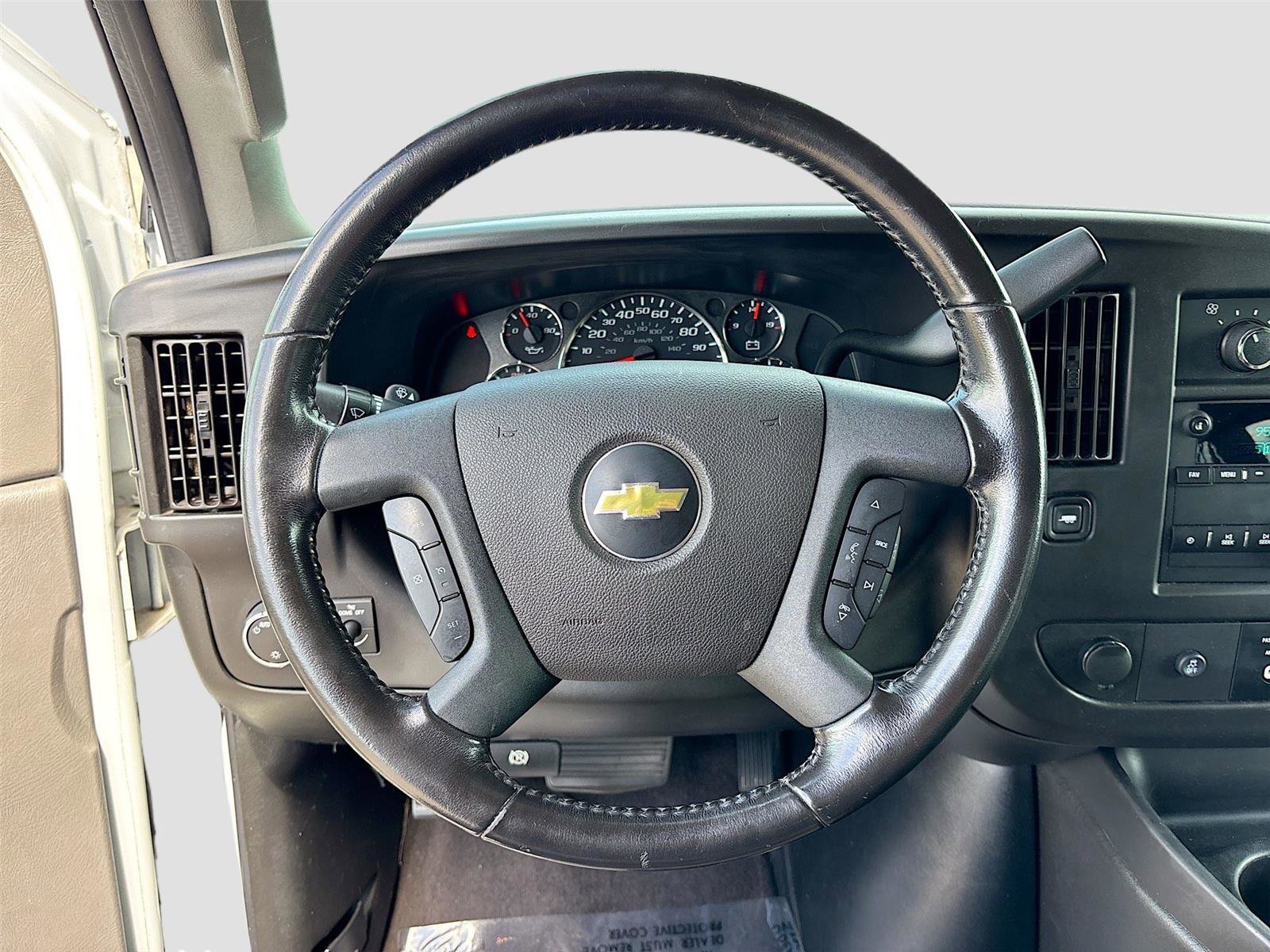 Used 2020 Chevrolet Express 3500 LT w/ LT Preferred Equipment Group RWD image 11