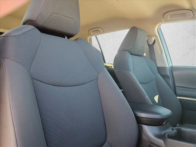 Used 2022 Toyota RAV4 LE FWD image 20