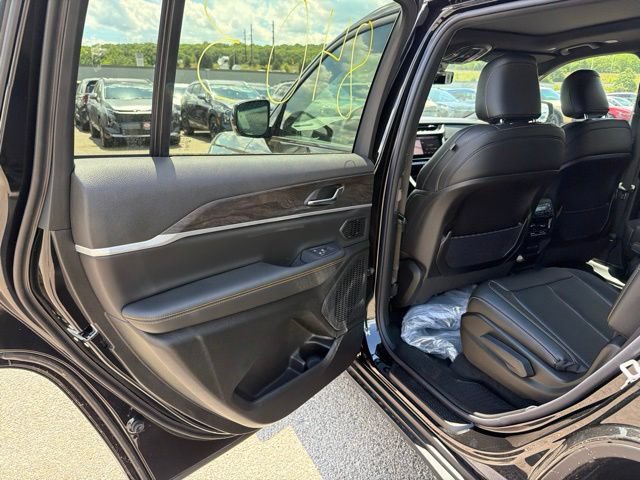 New 2026 Jeep Grand Cherokee L Limited AWD/4WD image 11