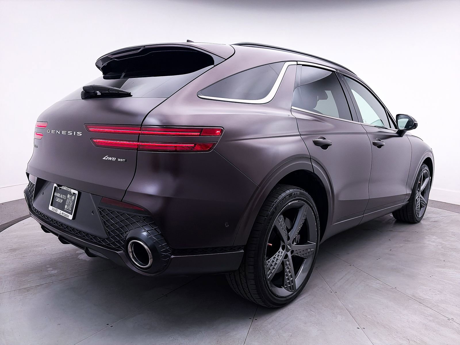 Used 2022 Genesis GV70 3.5T Sport w/ Sport Prestige Package AWD/4WD image 18