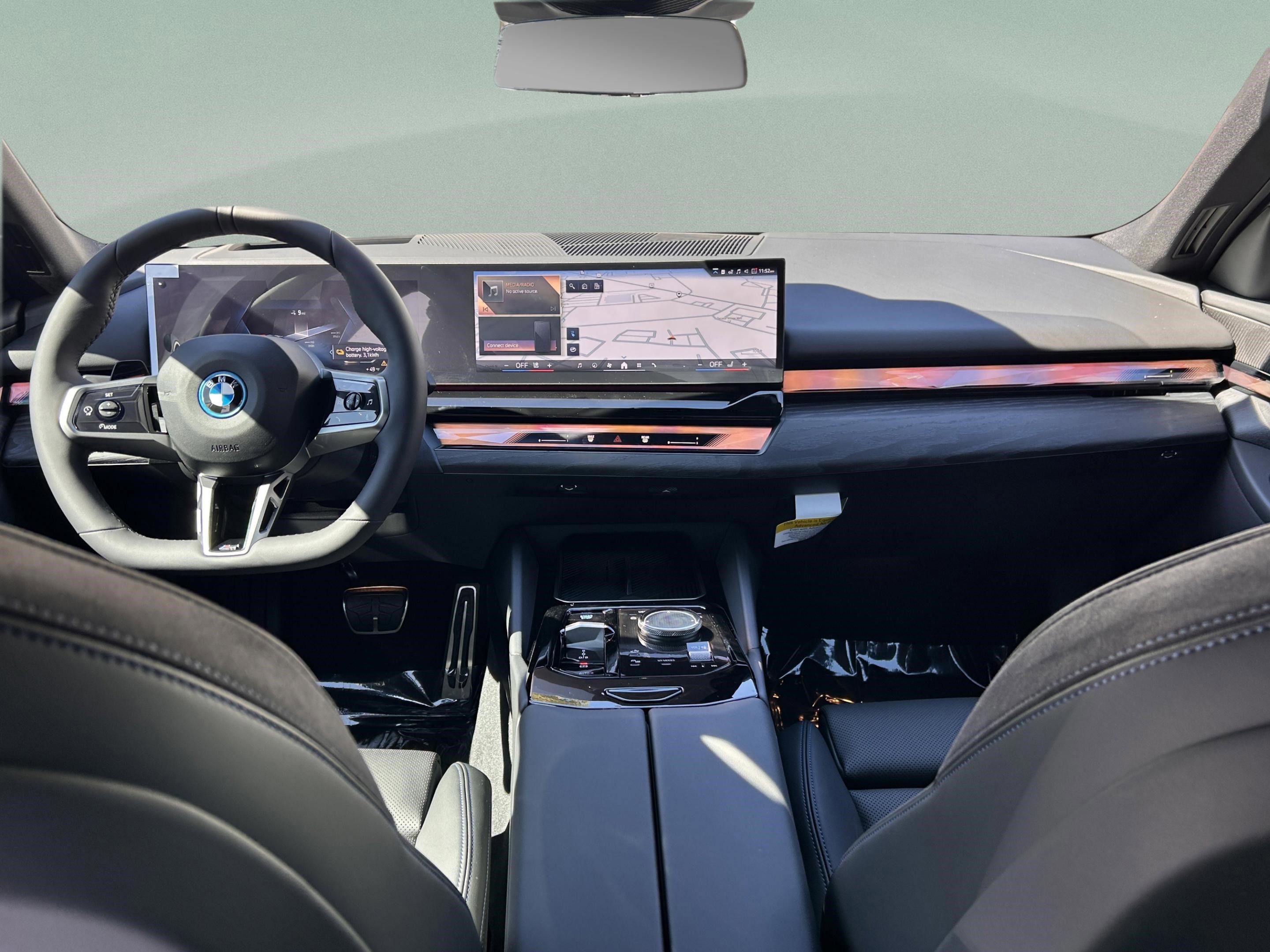 Used 2026 BMW i5 eDrive40 w/ M Sport Package image 7