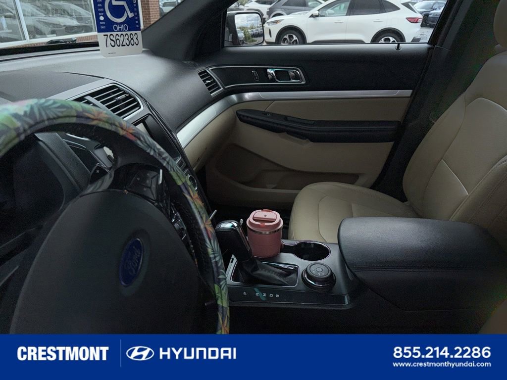 Used 2016 Ford Explorer XLT w/ Equipment Group 202A AWD/4WD image 14