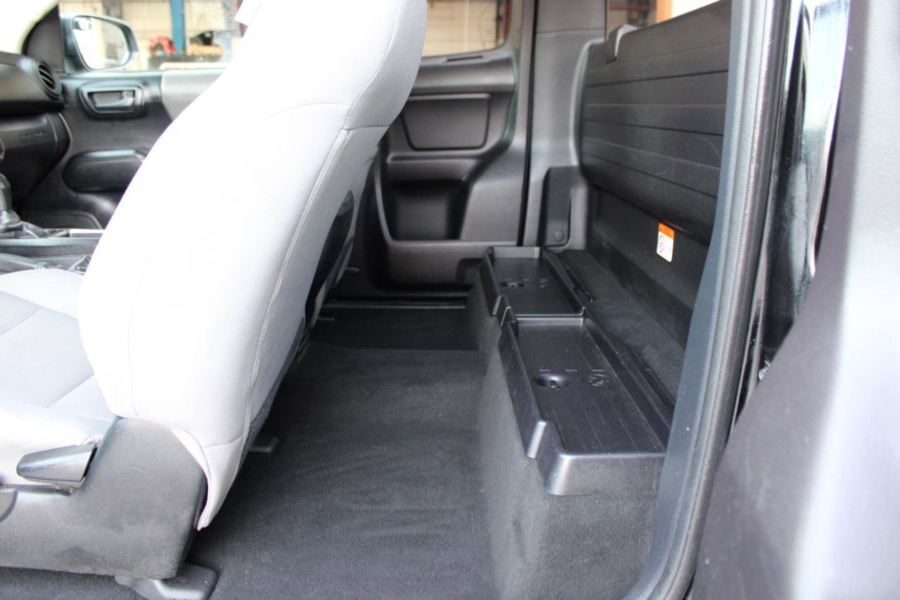 Used 2019 Toyota Tacoma SR image 35
