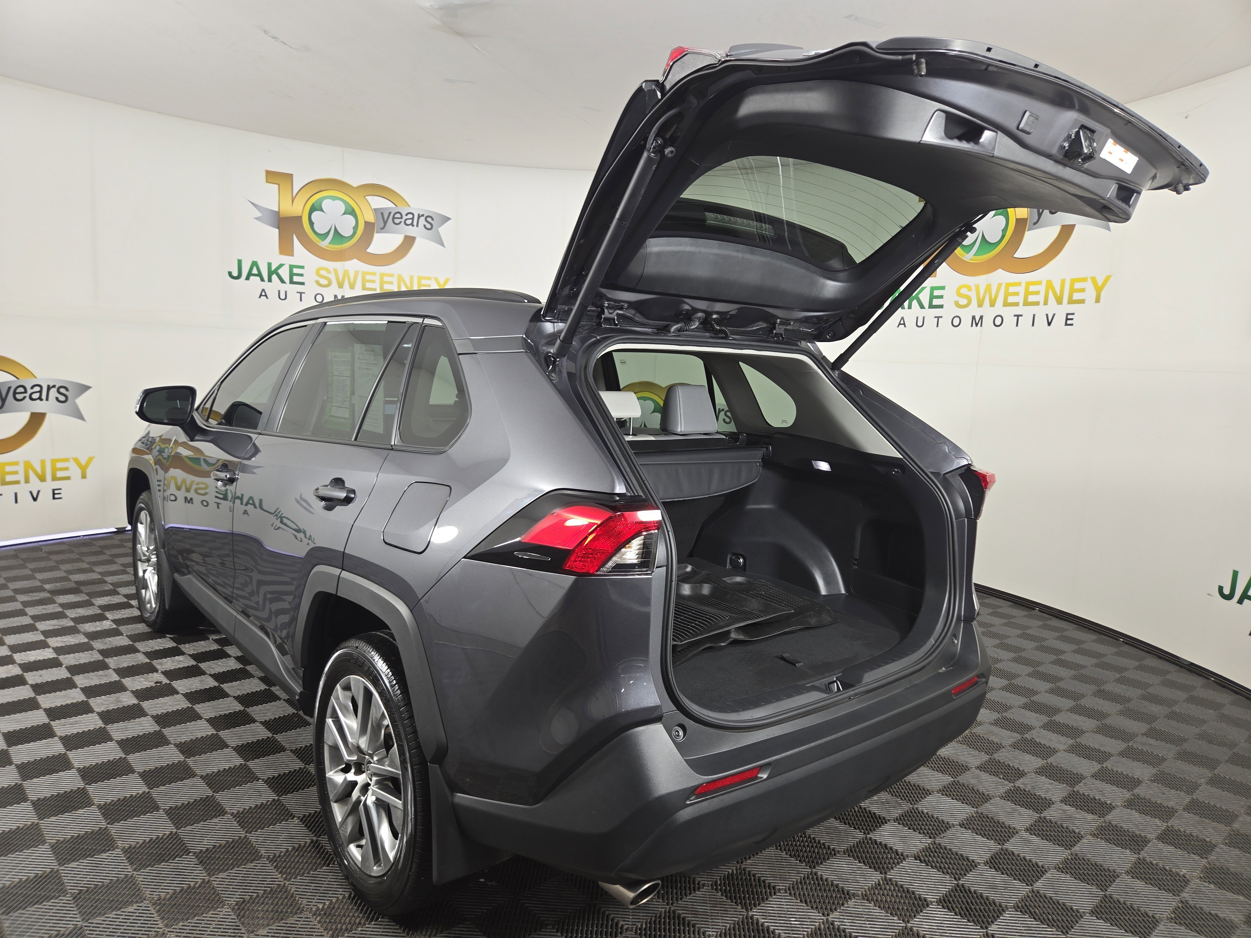 Used 2024 Toyota RAV4 XLE Premium image 31