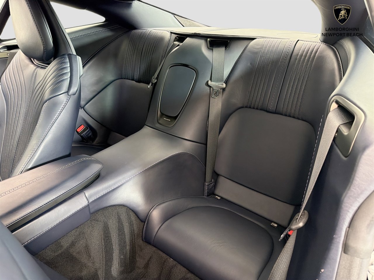 Used 2017 Aston Martin DB11 V12 RWD image 21