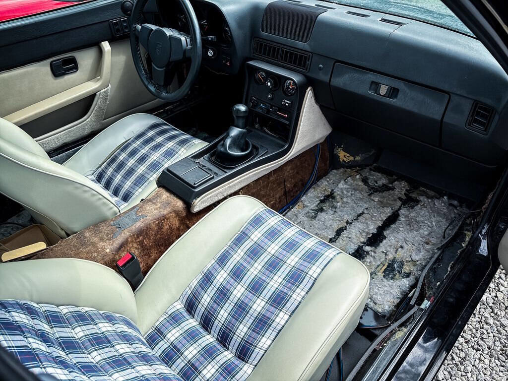 Used 1987 Porsche 924 S RWD image 18