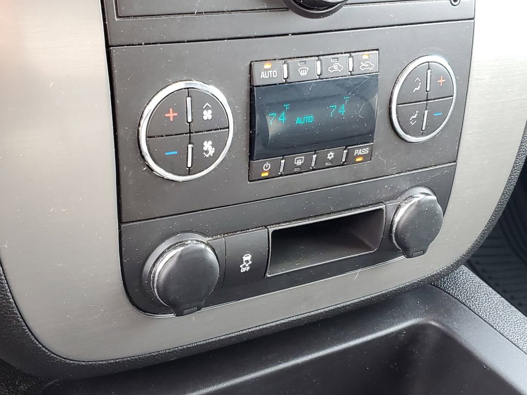 Used 2013 Chevrolet Silverado 2500 LTZ AWD/4WD image 17
