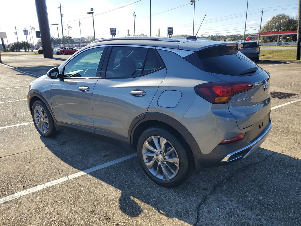 Used 2023 Buick Encore GX Essence w/ Experience Buick Package image 3