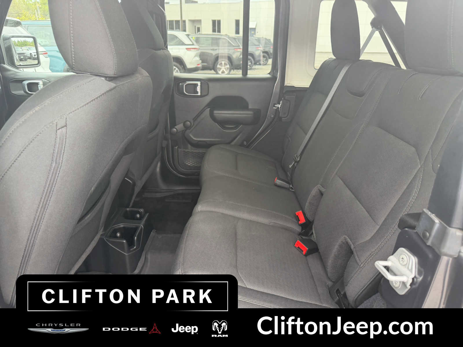 Used 2022 Jeep Wrangler Unlimited Sport AWD/4WD image 15