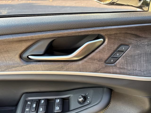 New 2026 Jeep Grand Cherokee Limited AWD/4WD image 15