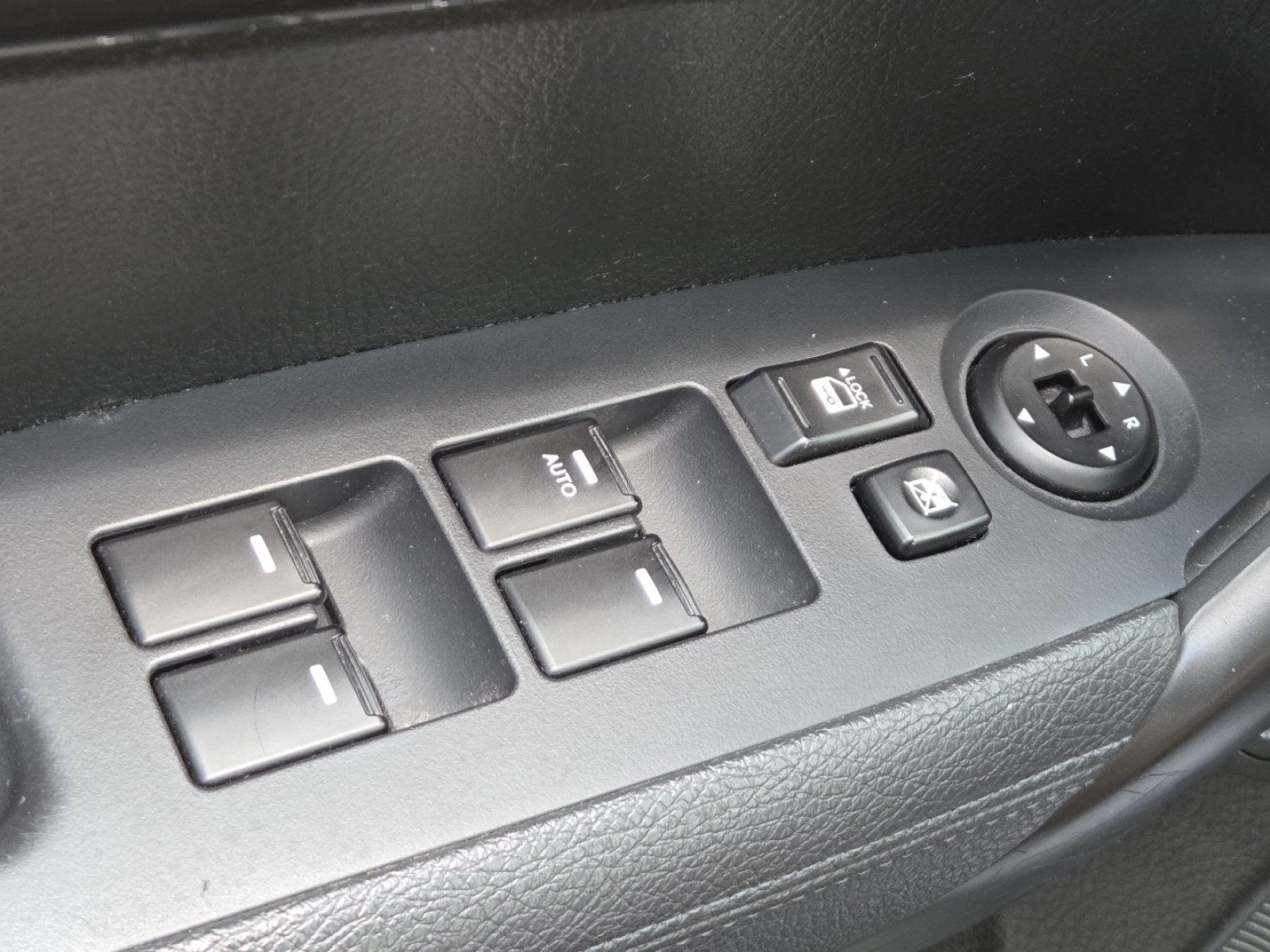 Used 2011 Kia Sorento 2WD image 22