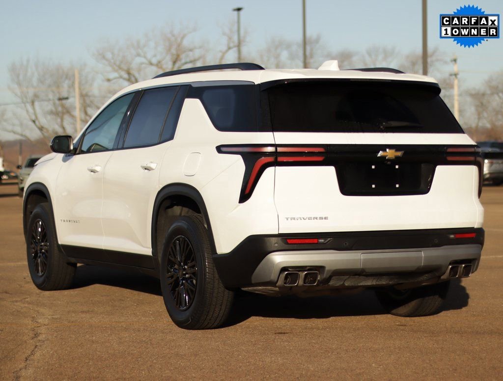 Used 2025 Chevrolet Traverse LT image 5