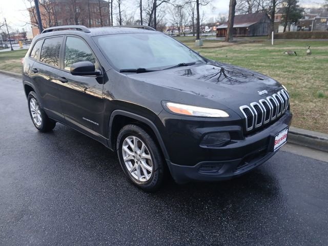 Used 2016 Jeep Cherokee Sport image 8