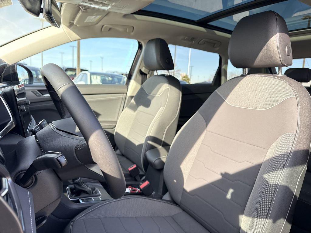 New 2026 Volkswagen Taos SE image 12