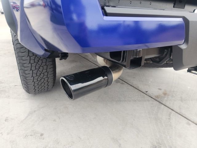 Used 2025 Toyota Tacoma TRD Off-Road image 13