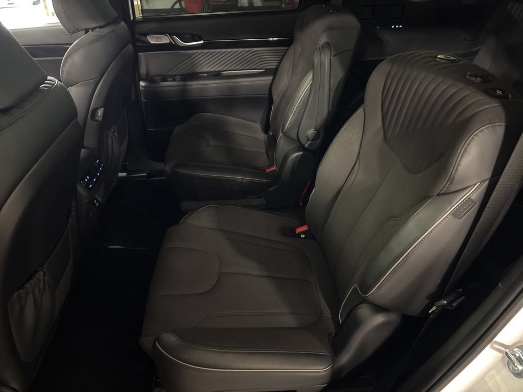 Used 2025 Hyundai Palisade Calligraphy AWD/4WD image 35