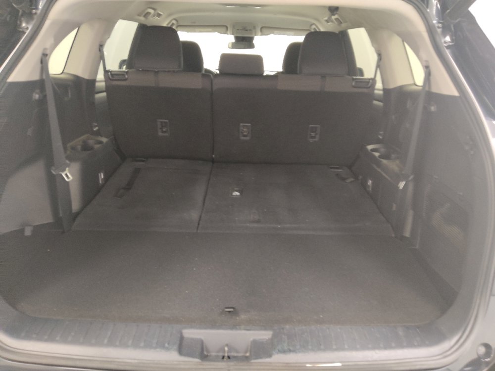 Used 2022 Toyota Highlander LE image 29