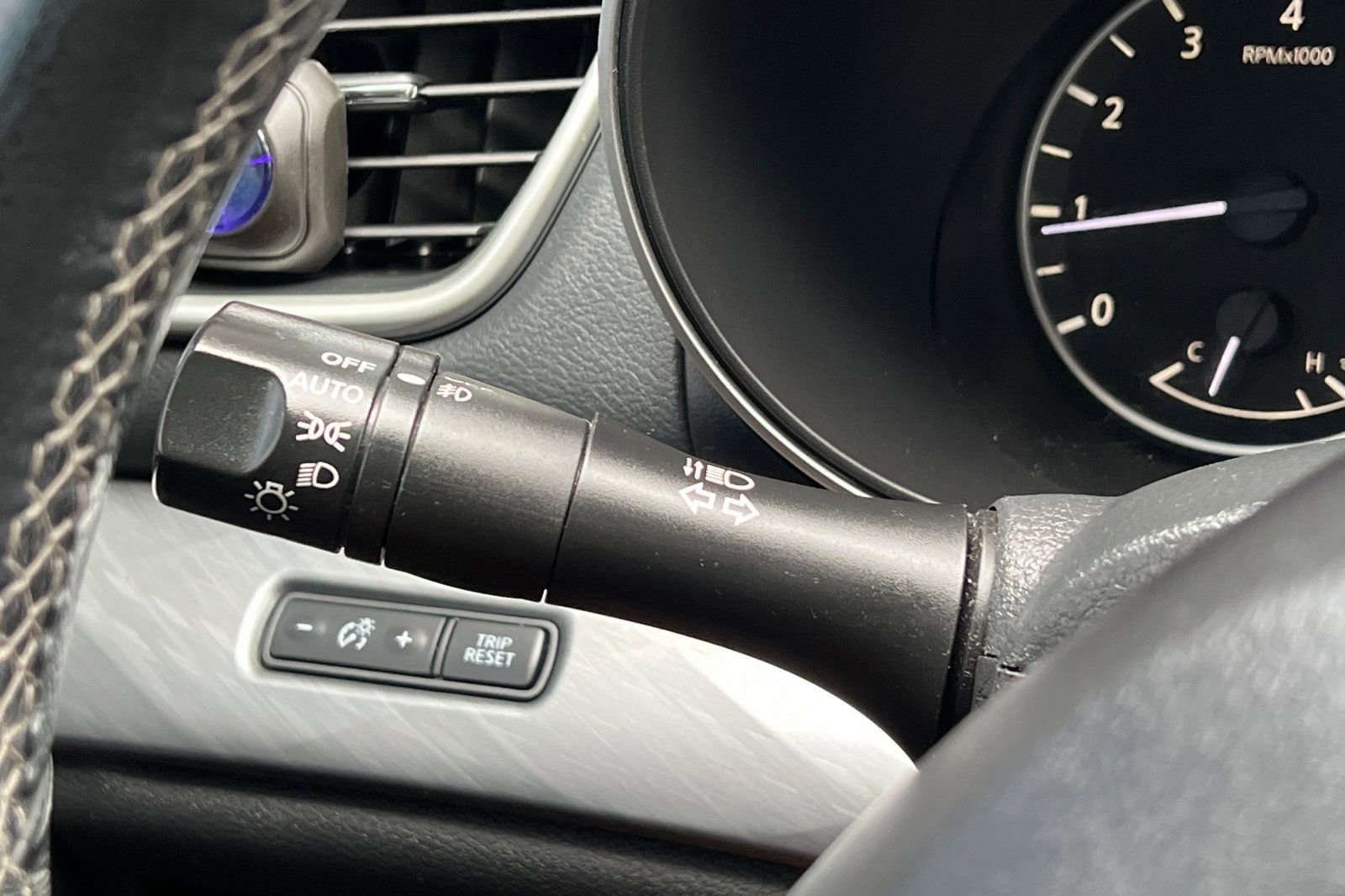 Used 2018 Nissan Maxima 3.5 SV image 36