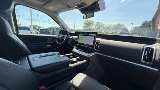 Used 2025 Ford Expedition Max Platinum AWD/4WD image 37