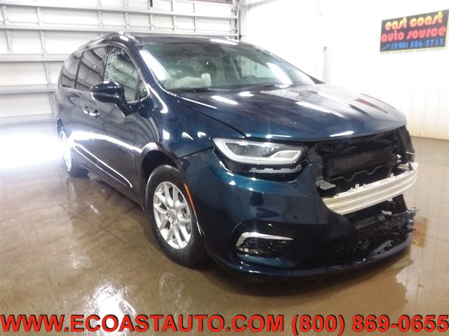 Used 2021 Chrysler Pacifica Touring-L image 4