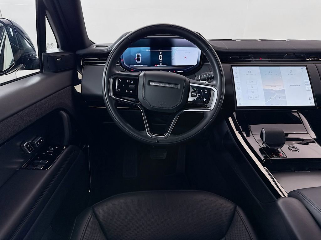 Used 2025 Land Rover Range Rover Sport SE image 25