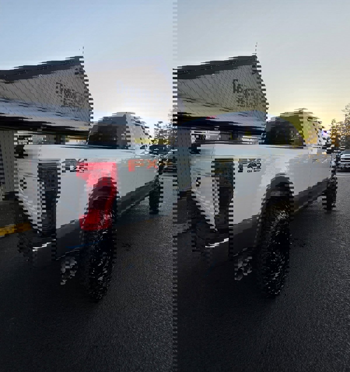 Used 2019 Ford F350 Lariat w/ Lariat Ultimate Package image 9