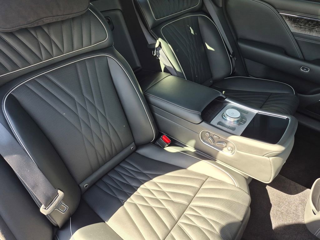 Used 2023 Genesis G90 3.5T image 37
