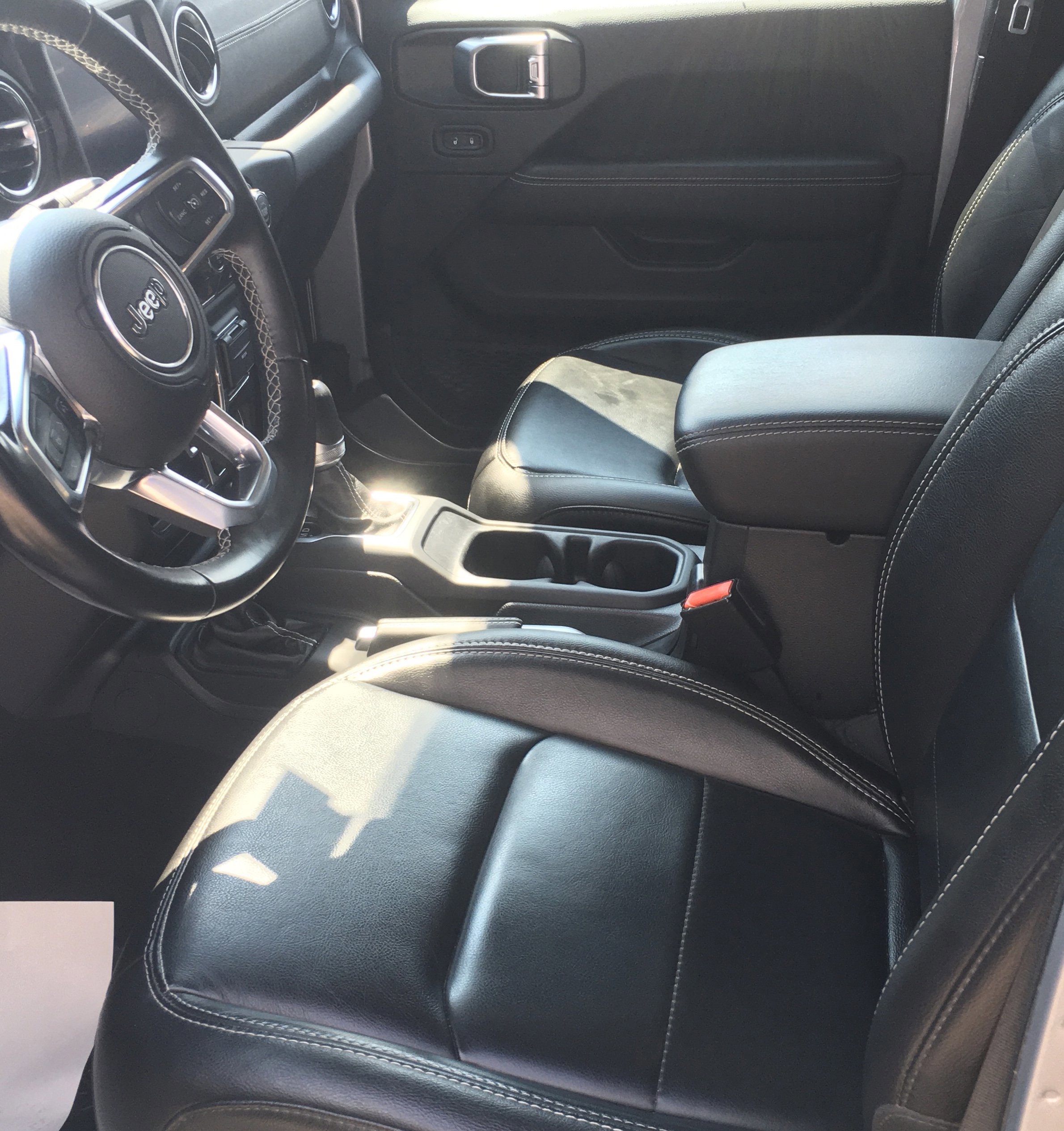 Used 2021 Jeep Wrangler Unlimited Sahara image 9