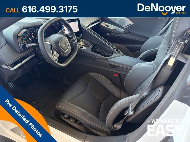Used 2025 Chevrolet Corvette Stingray Premium Conv w/ Z51 Performance Package RWD image 10