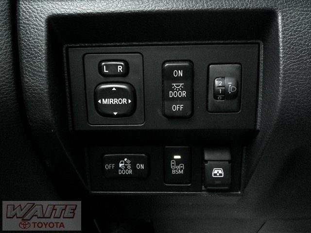 Used 2017 Toyota Tundra Limited image 18