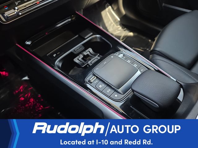 Used 2023 Mercedes-Benz GLB 250 4MATIC w/ Premium Package image 22