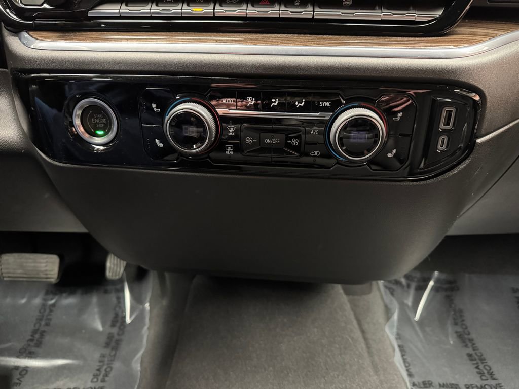 Used 2024 Chevrolet Silverado 1500 LT image 17