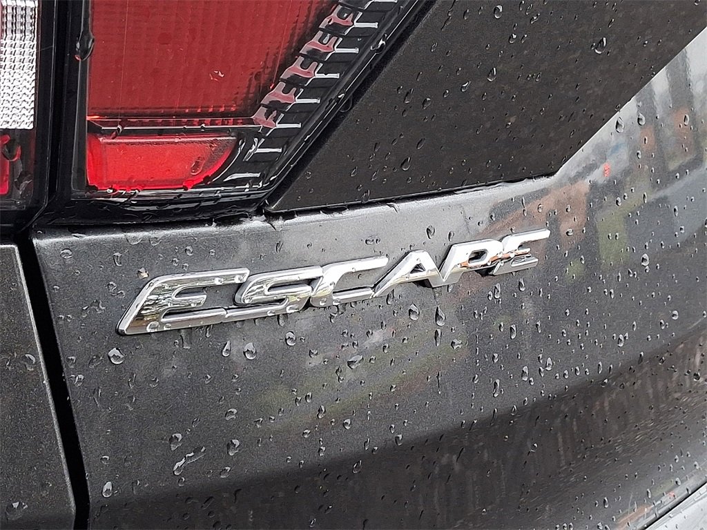 Used 2017 Ford Escape SE image 31