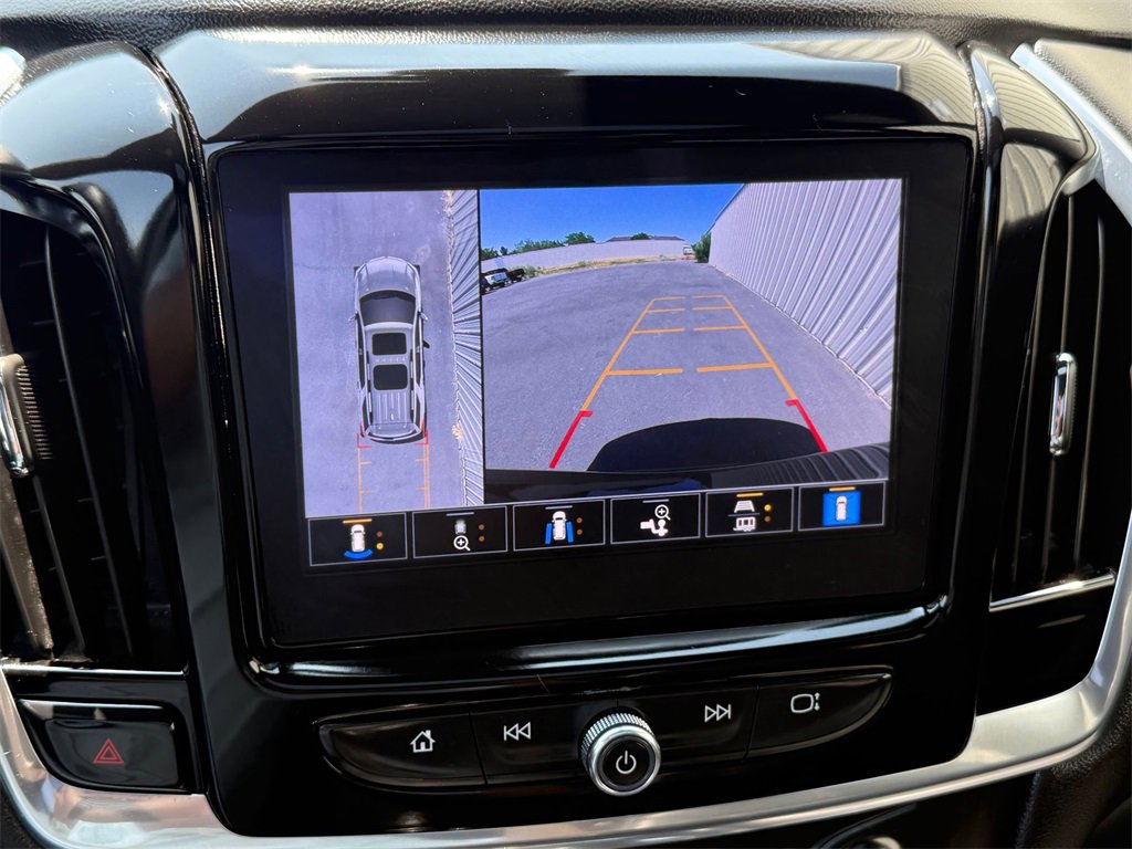 Used 2022 Chevrolet Traverse RS image 25