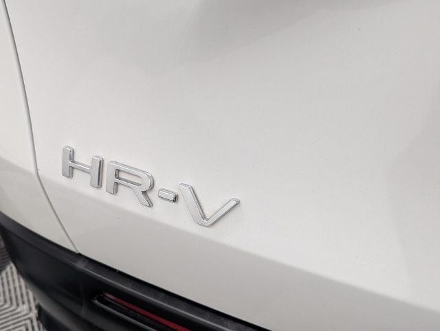 Certified 2025 Honda HR-V Sport image 9