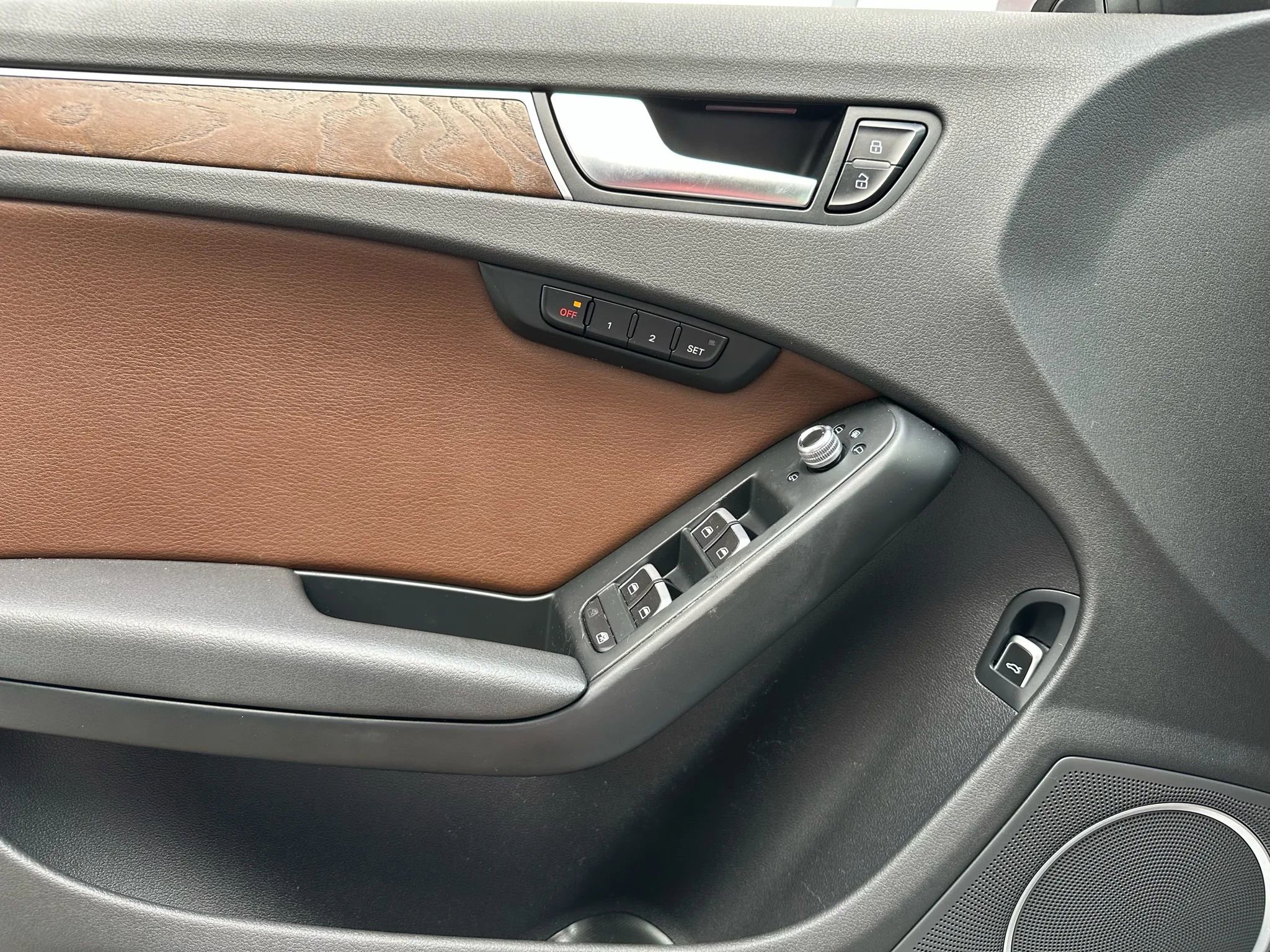 Used 2015 Audi A4 Prestige w/ Prestige Package image 18