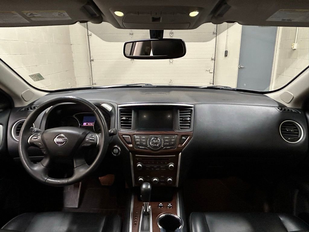 Used 2017 Nissan Pathfinder Platinum w/ Family Entertainment Package image 20