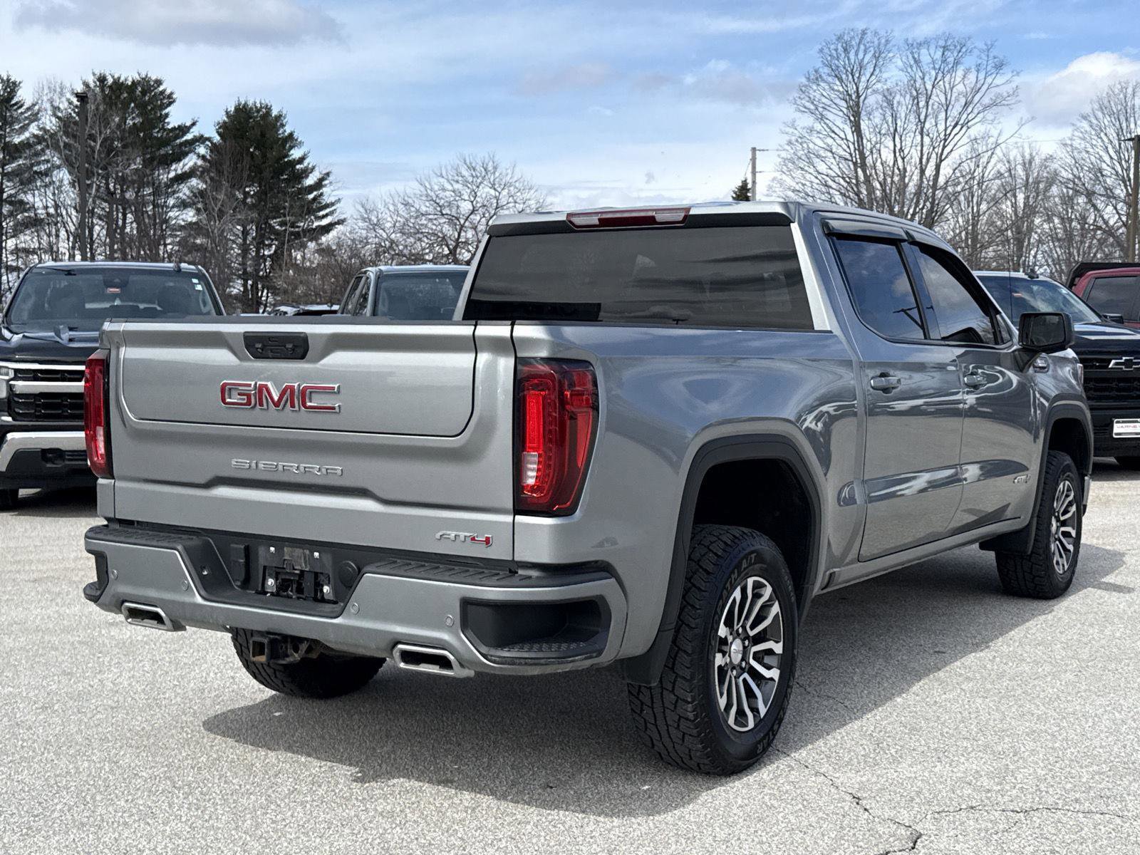 Used 2023 GMC Sierra 1500 AT4 image 8