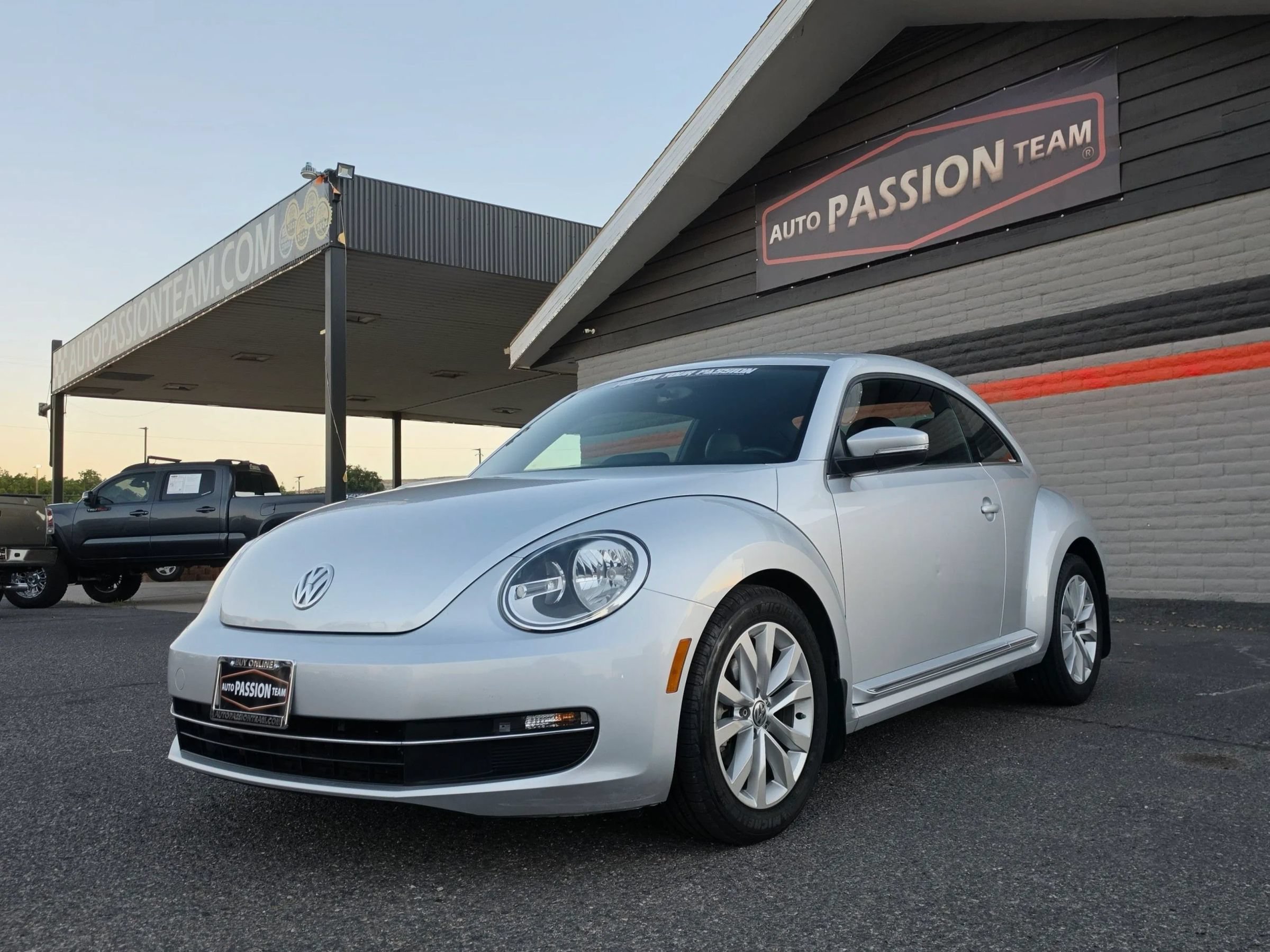 Used 2013 Volkswagen Beetle TDI FWD image 1