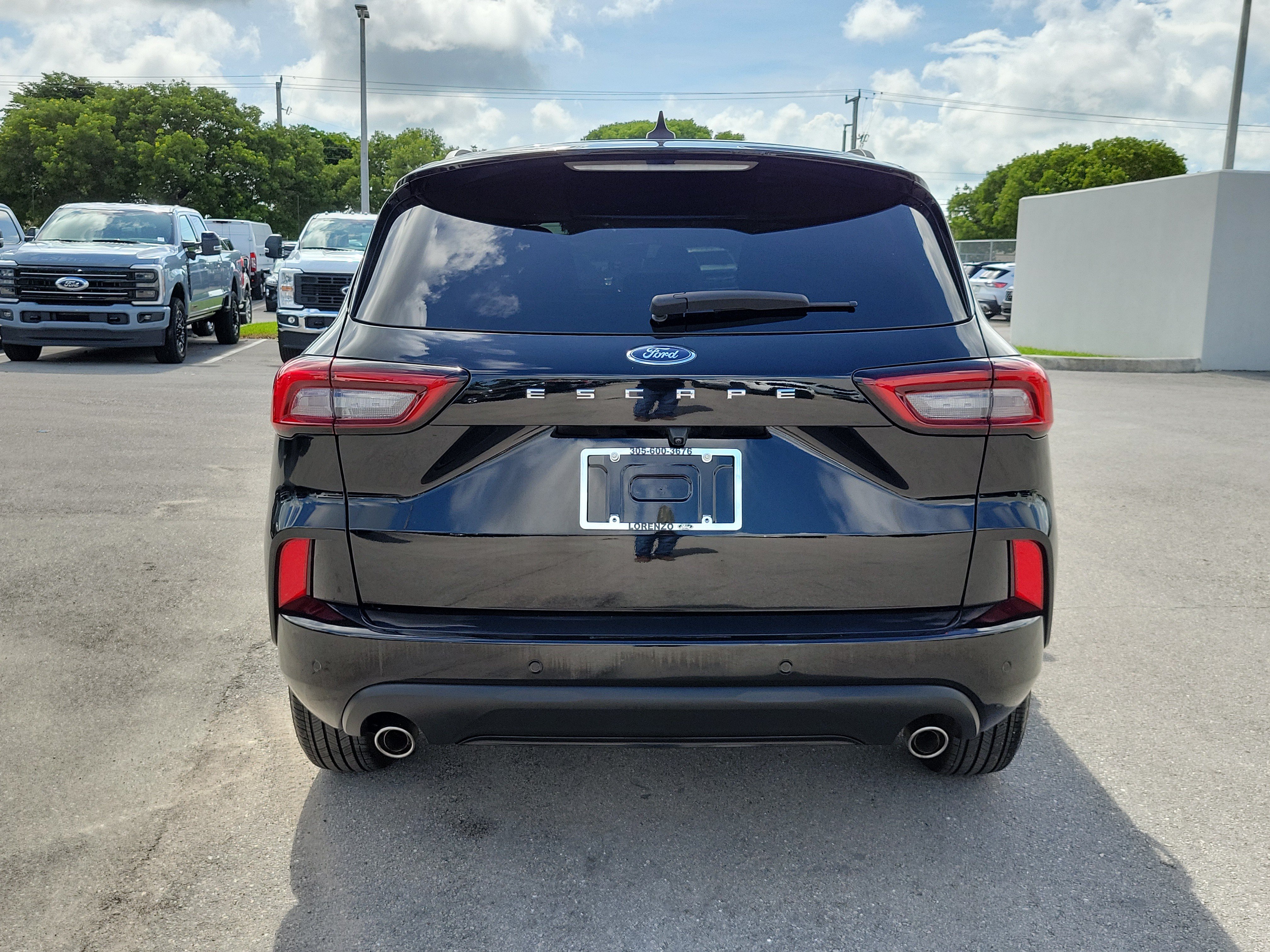 Used 2024 Ford Escape ST-Line w/ Tech Pack #1 FWD image 6